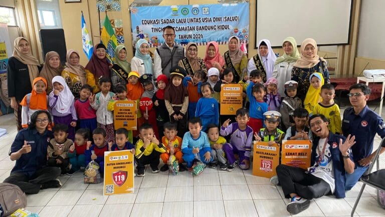 Kerja Sama PT KAI, Dishub, dan Edan Sepur Dorong Disiplin di Perlintasan Kereta Api