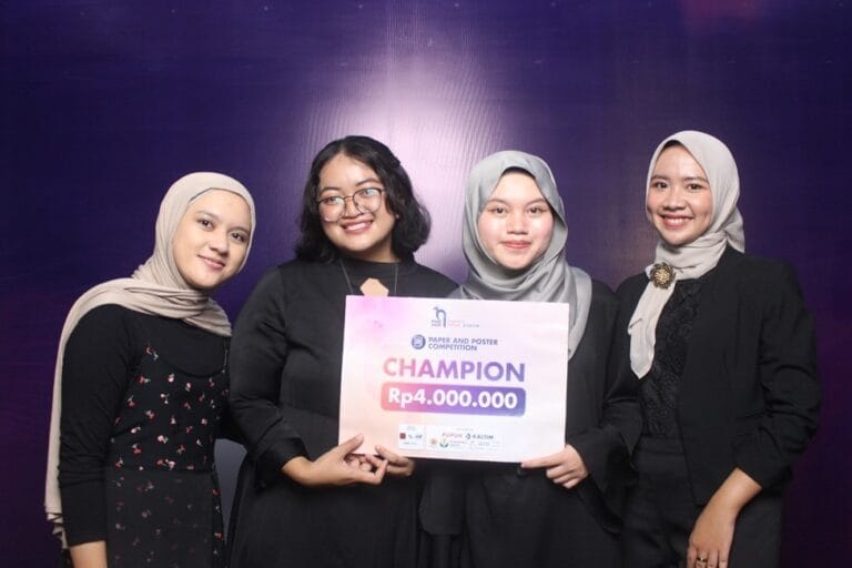 Manfaatkan Mikroalga dalam Teknologi Carbon Capture and Utilization, 4 Mahasiswi ITB Juara 1 Kompetisi Paper dan Poster POISE UGM 2024