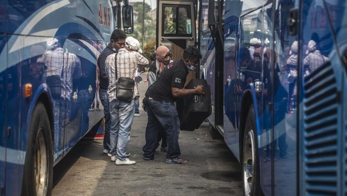 Kemenhub Akan Pasang Stiker Tanda Silang ke Bus Tak Layak Jalan Saat Libur Nataru