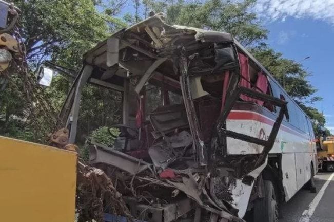 Truk Tak Kuat Menanjak Sebabkan Kecelakaan Beruntun di Tol Cipularang