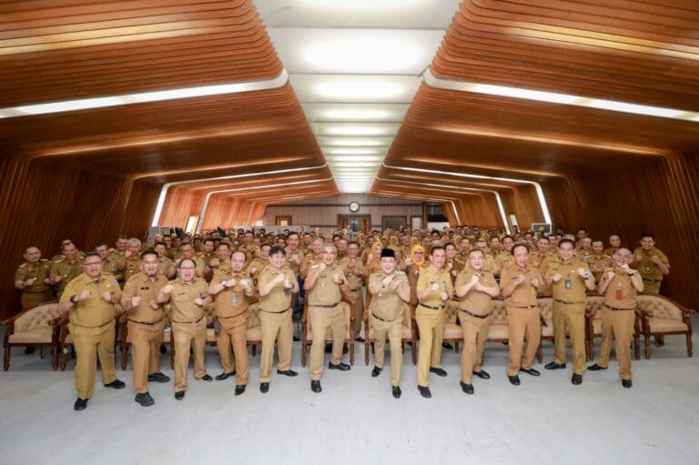 Farhan Instruksikan Camat dan Lurah Optimalkan Pelayanan Publik di Tengah Cuaca Ekstrem