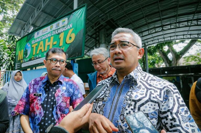Pemkot Bandung Optimalkan Maggotisasi dan Bank Sampah untuk Wujudkan Lingkungan Bersih