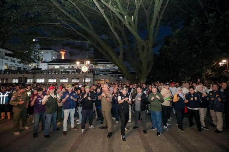 Wali Kota Bandung Ajak Warga Lestarikan Kota Tua Melalui Aksi Kebersihan Massal
