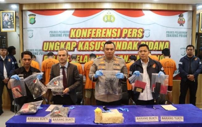 Polres Tanjung Priok Tangkap 8 Tersangka Penjambretan WN Prancis, Dapat Pujian Internasional