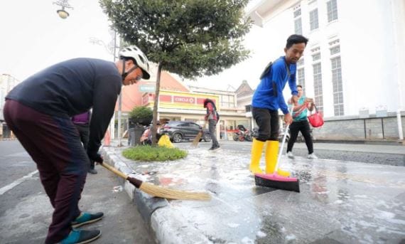 Masyarakat Diajak Berpartisipasi dalam Gerakan Kebersihan Trotoar Kota Bandung