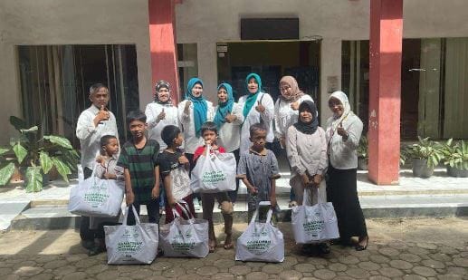 Berbagi Berkah Idulfitri: TP-PKK Jabar Salurkan Bantuan ke Lansia dan Anak Yatim