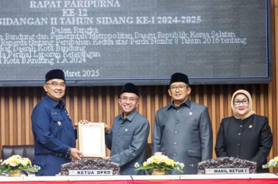 Pemkot Bandung Raih 69 Penghargaan di 2024, LKPJ Diserahkan ke DPRD untuk Dibahas Lebih Lanjut