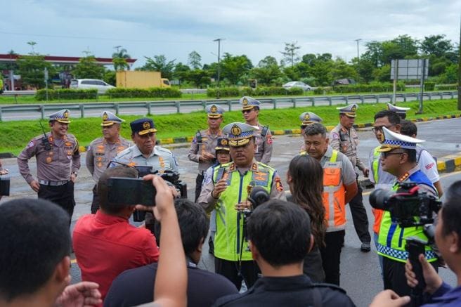 Tinjau Tol Jakarta-Merak, Kakorlantas Siapkan Strategi Pengurai Kemacetan di Pelabuhan Merak