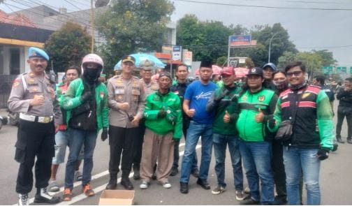 Pengamanan Humanis Polres Cirebon Kota Pastikan Aksi Unras Berjalan Lancar