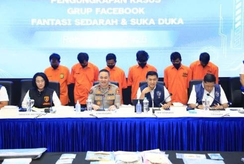 Admin dan Anggota Grup ‘Fantasi Sedarah’ Ditangkap, 402 Gambar Porno Ditemukan