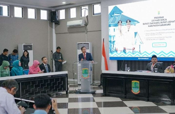 Bupati Karawang Serahkan Bantuan untuk Anak Tidak Sekolah, Nelayan, dan Desa