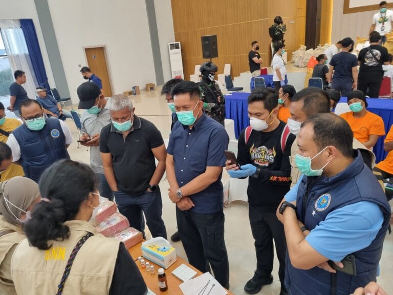 PRESTASI TERTINGGI DI INDONESIA, TNI AL BERSAMA BNN RI TIMBANG ULANG HASIL TANGKAPAN NARKOBA 1,9 TON MENJADI 2,061 TON