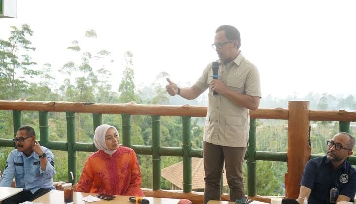Kunjungan Wamendagri ke Garut: Dorong Pengembangan Koperasi Desa Berbasis Ekosistem